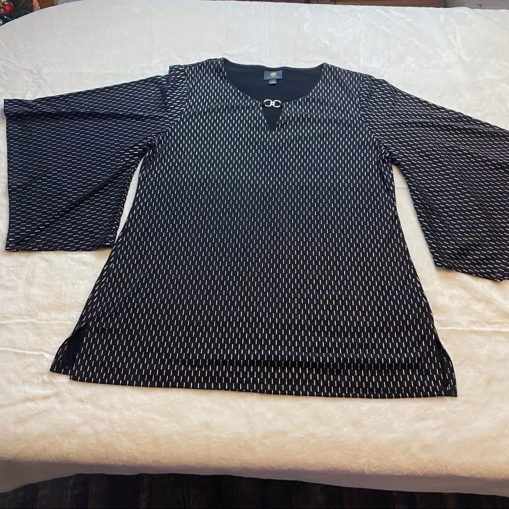 JM Collection Black With Silver Accents Flared Sleeve Tunic/Dress Size Large